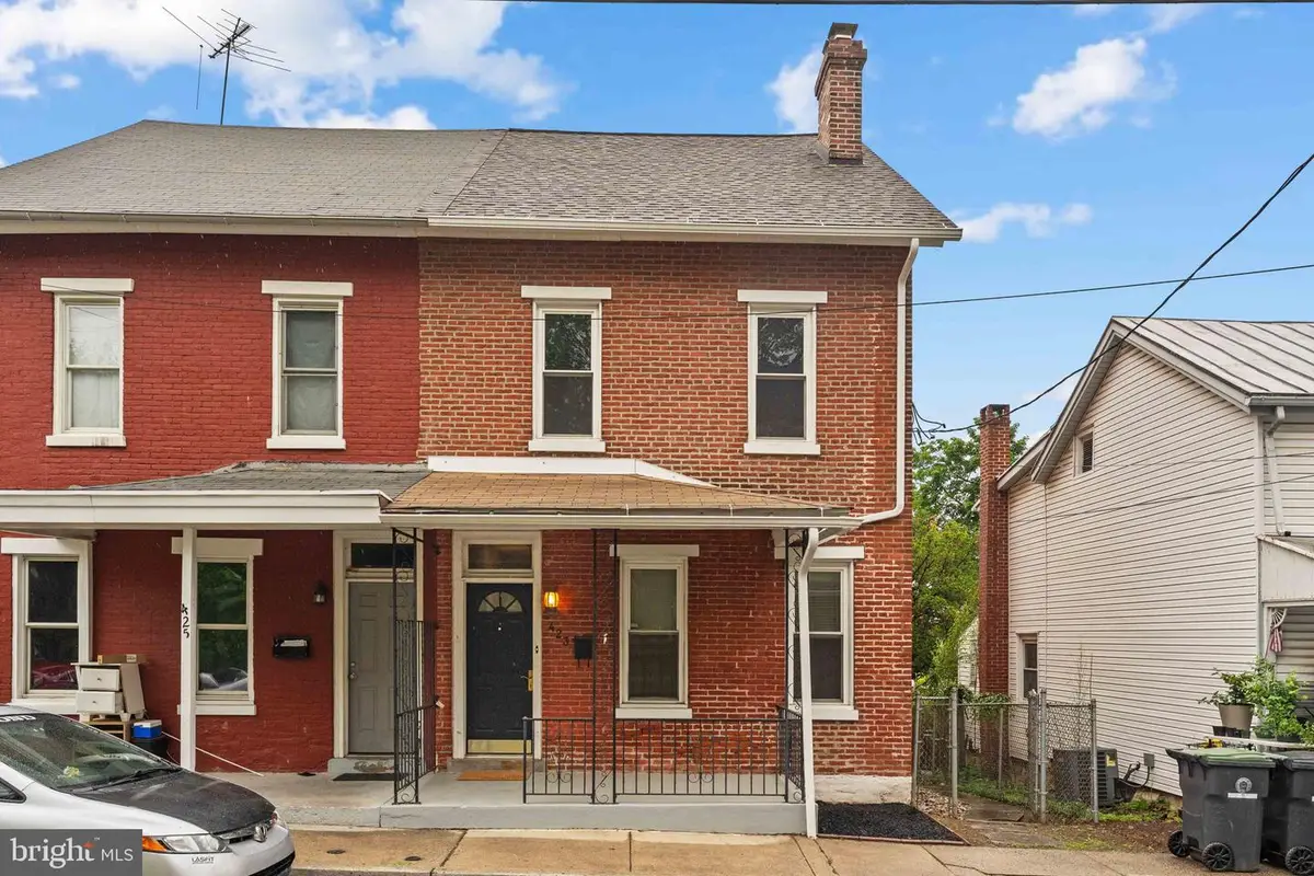 423 Breckenridge St, Phoenixville, PA 19460 - #1