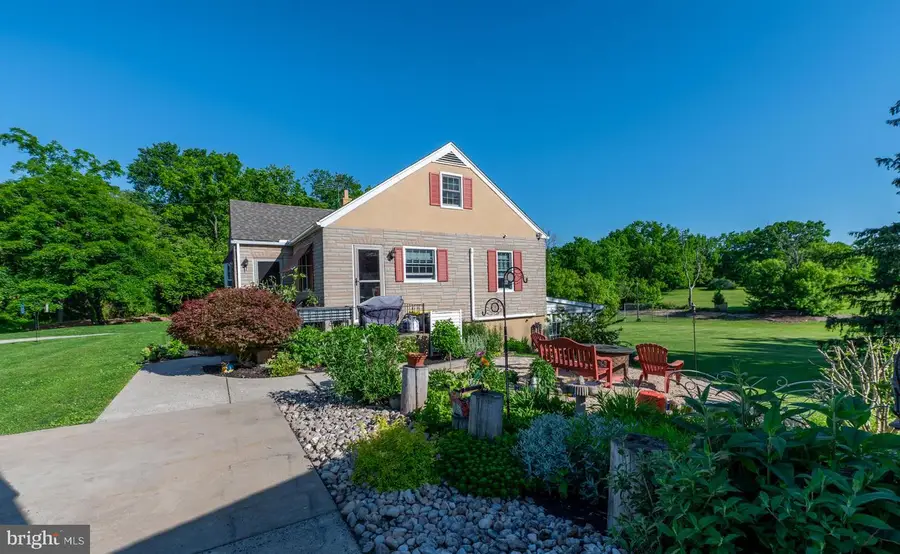 273 Pearl St, Pottstown, PA 19465 - #3