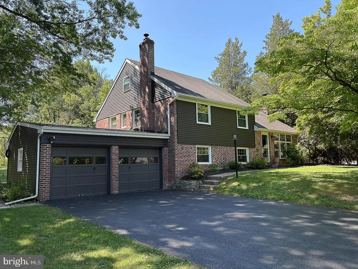 675 Wallace Dr, Wayne, PA 19087 - #1