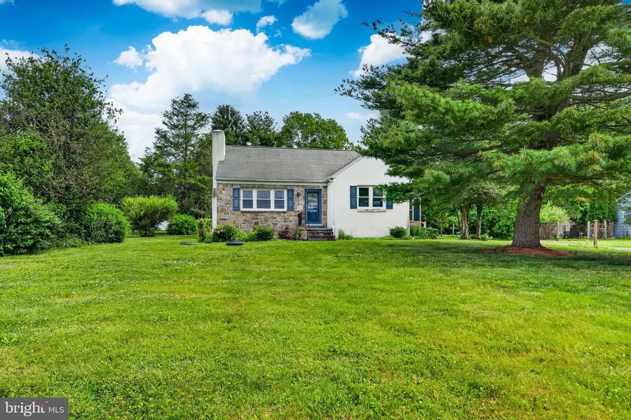 3025 Strasburg Rd, Coatesville, PA 19320 - #2