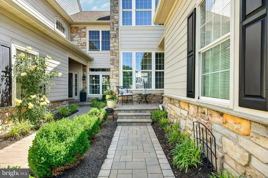 304 Greenbriar Dr, West Chester, PA 19382 - #2