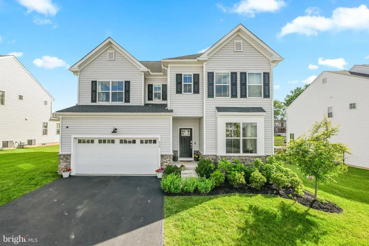 430 S Cedar St, Spring City, PA 19475 - #1