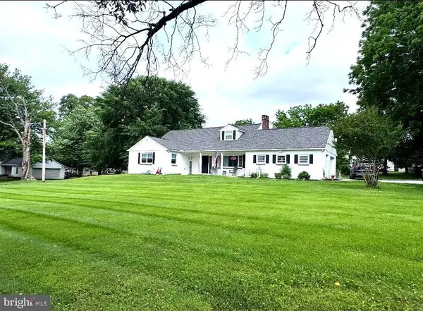 251 W Locust St, OXFORD, PA 19363
