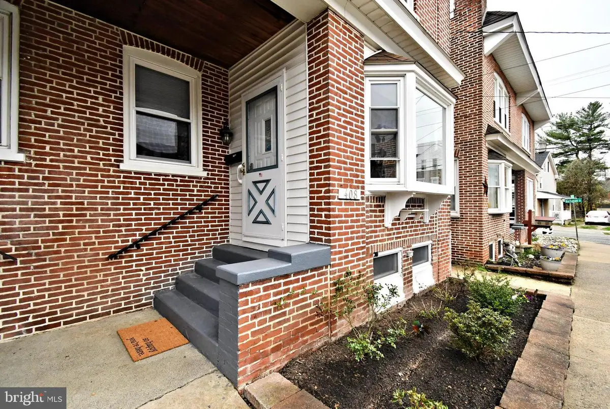 408 1st Ave, Phoenixville, PA 19460 - #1