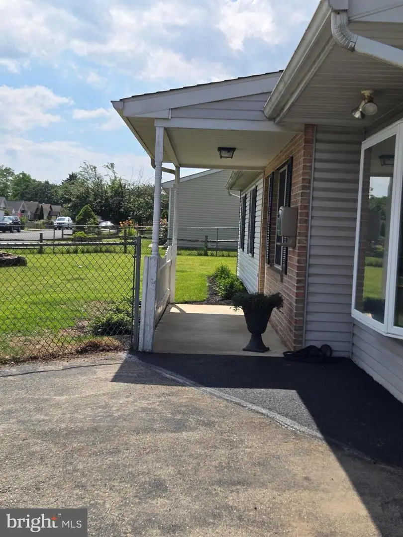 901 Charles St, Coatesville, PA 19320 - #2