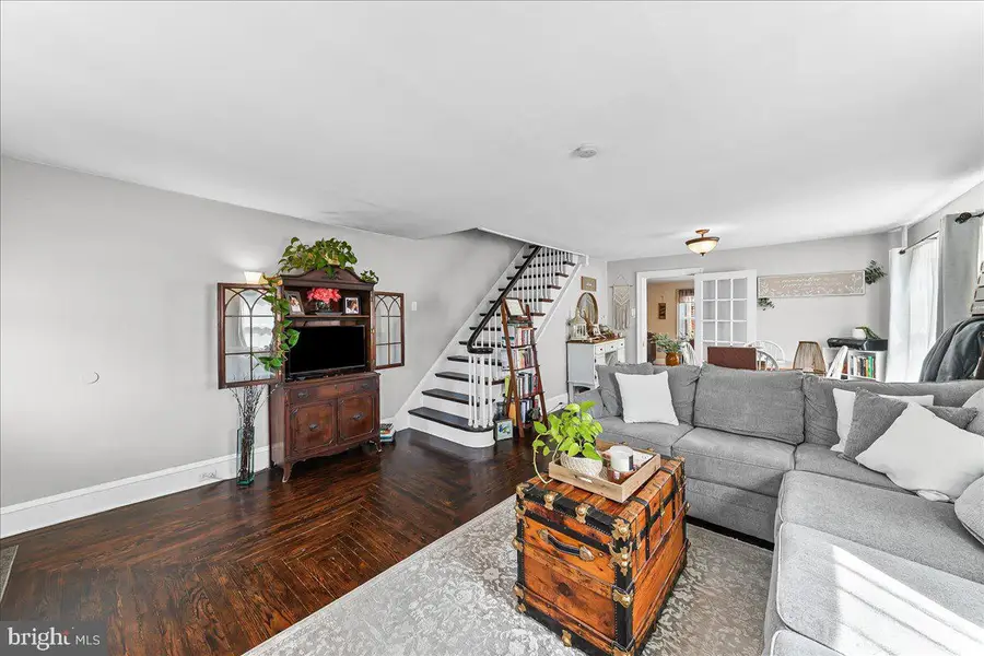 407 Walnut St, Parkesburg, PA 19365 - #3