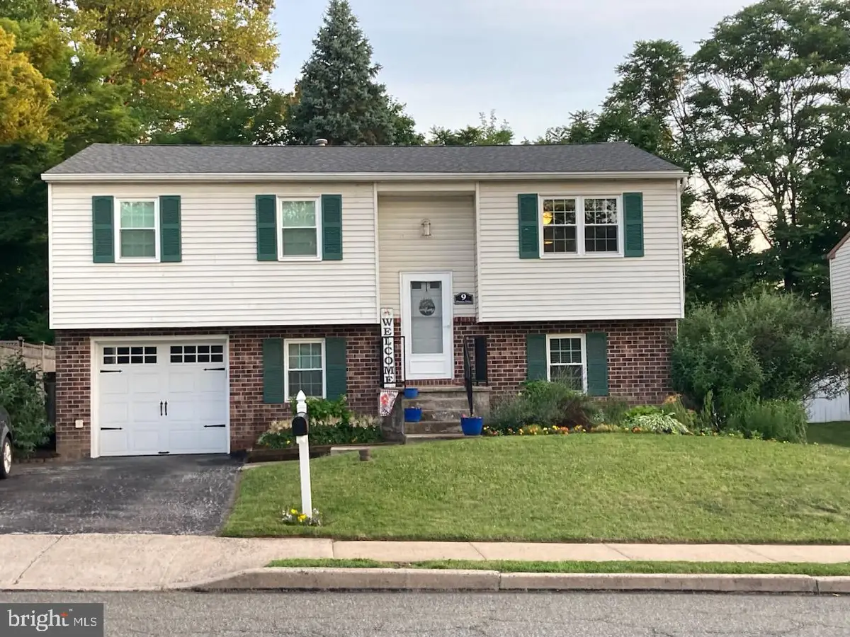 9 Dianna Dr, Phoenixville, PA 19460 - #1