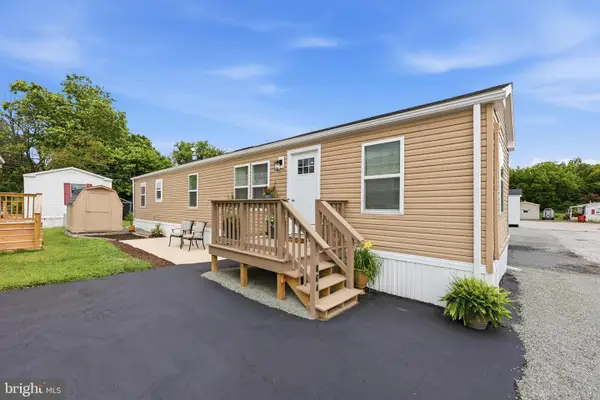 864 Buttonwood Ave, SPRING CITY, PA 19475