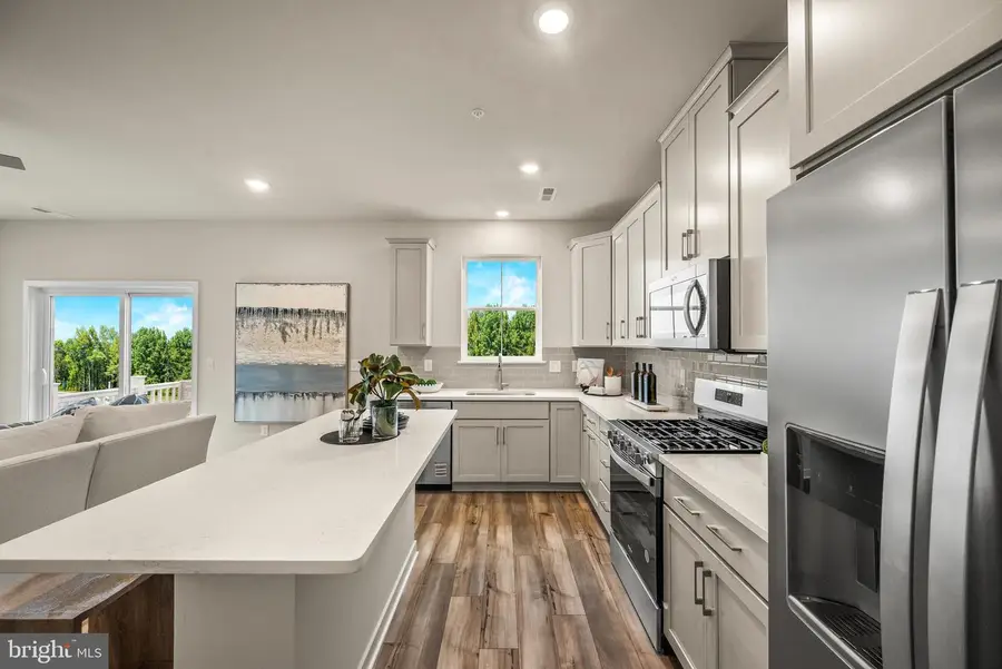 239 Bronze St, Phoenixville, PA 19460 - #2