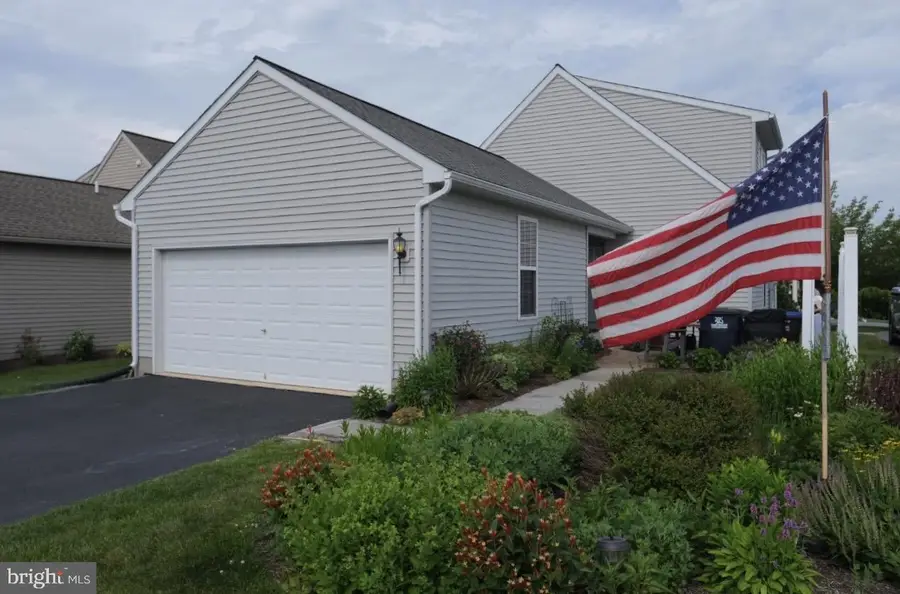 121 N Yeingst Dr, Elverson, PA 19520 - #2
