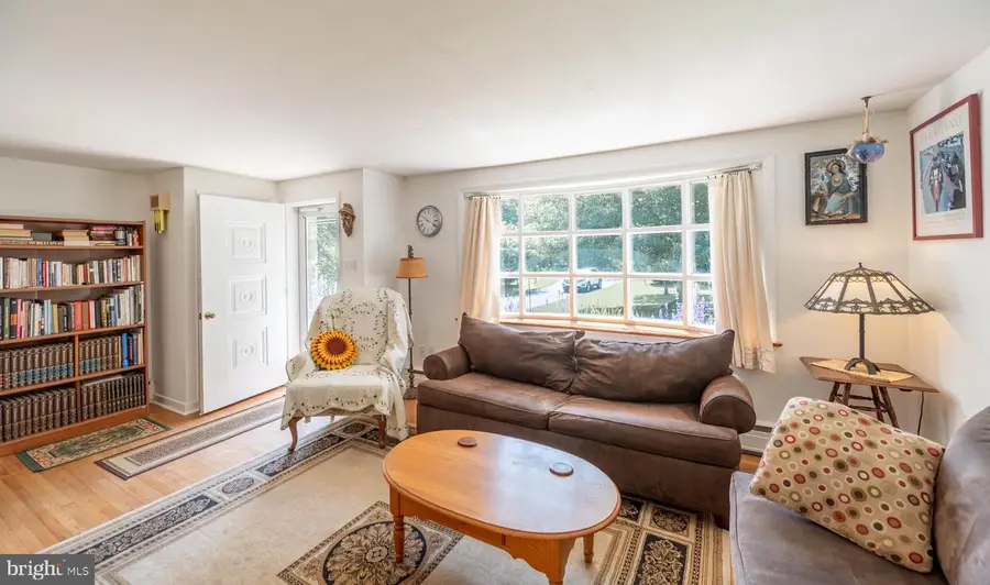 10 Sunset Ln, Phoenixville, PA 19460 - #3