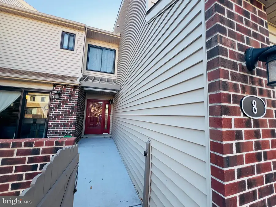 8 Knox Ct, Chesterbrook, PA 19087 - #2