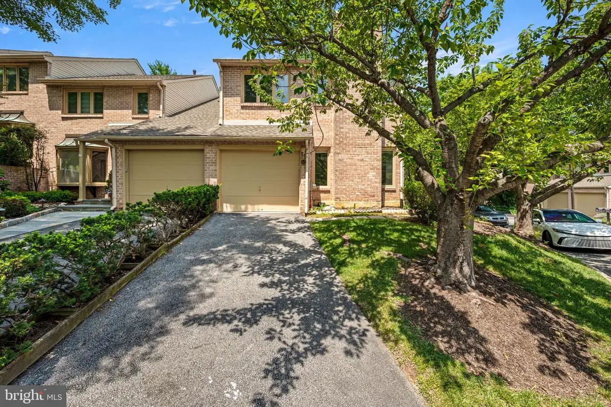 82 Amity Dr, Chesterbrook, PA 19087 - #1