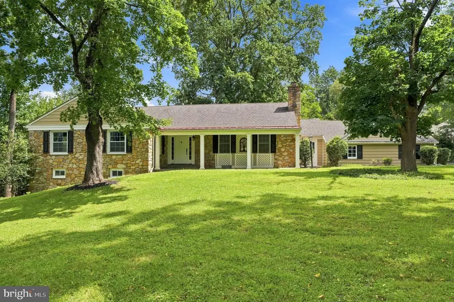 905 Newtown Rd, Devon, PA 19333 - #2