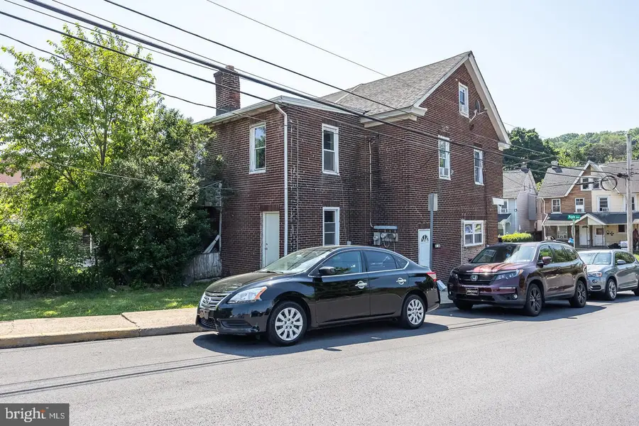 401 Maple Ave, Coatesville, PA 19320 - #3