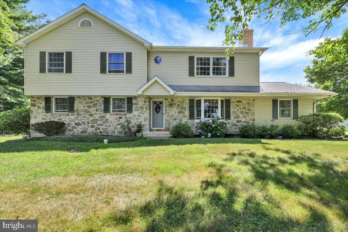 1170 N Manor Rd, Honey Brook, PA 19344 - #1