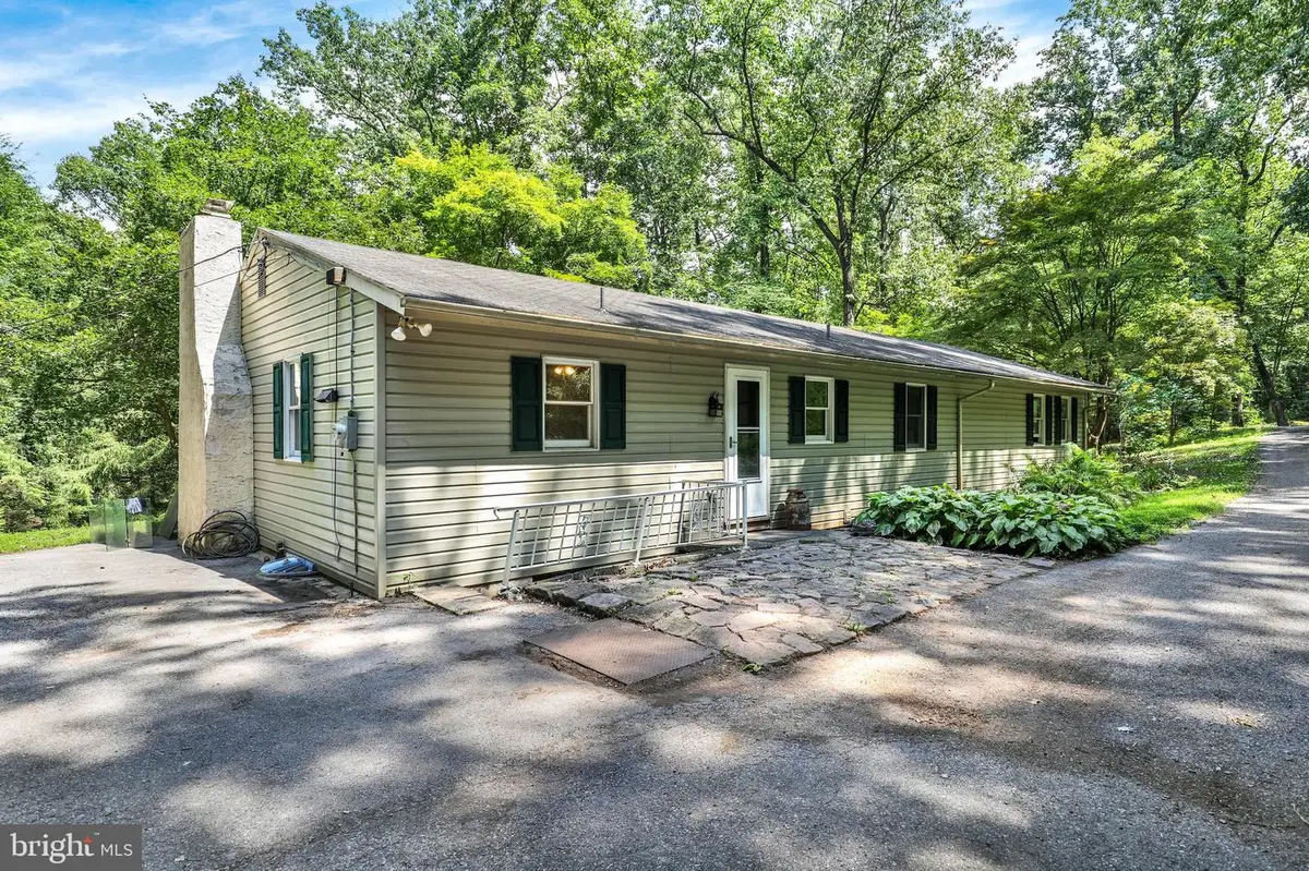 2253 Jones Rd, Pottstown, PA 19465 - #1
