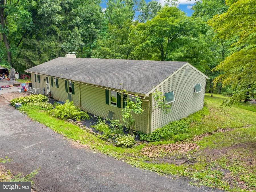 2253 Jones Rd, Pottstown, PA 19465 - #2