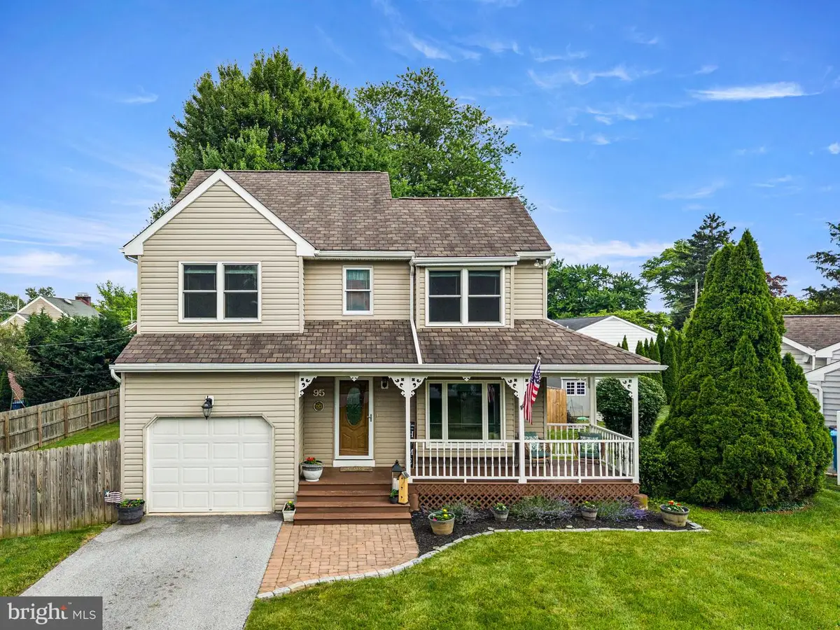 95 Greenview Dr, West Chester, PA 19382 - #1