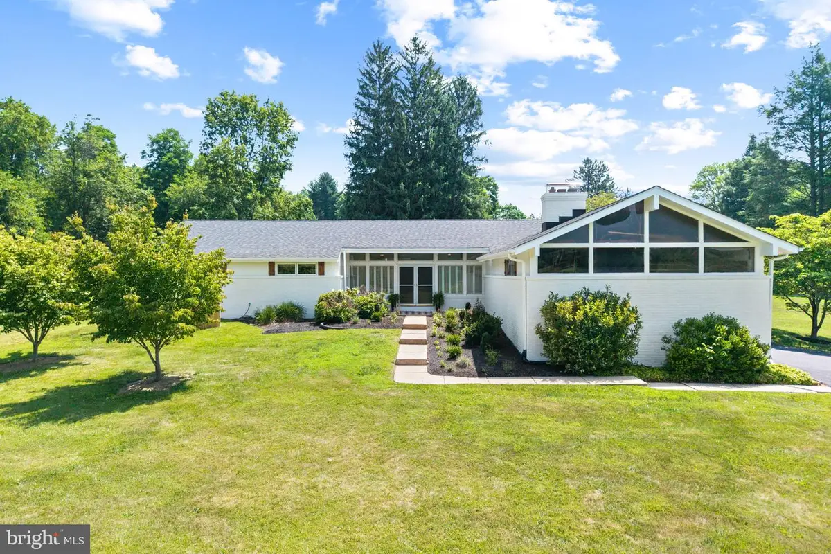441 Burnt Mill Rd, Chadds Ford, PA 19317 - #1