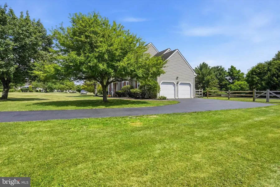 218 Briars Run Dr, Downingtown, PA 19335 - #2