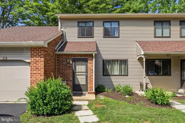 402 Curtis Ct, CHESTERBROOK, PA 19087