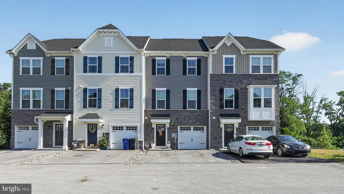 265 Sugar Maple Sq, Downingtown, PA 19335 - #1