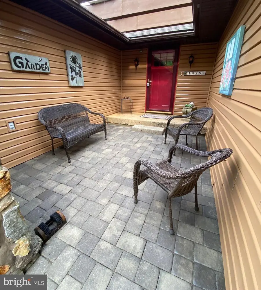 1429 Crestmont Dr, Downingtown, PA 19335 - #3