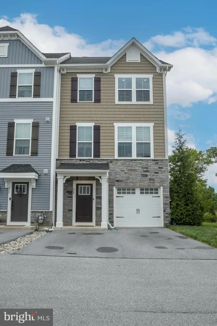 257 Sugar Maple Sq, Downingtown, PA 19335 - #1