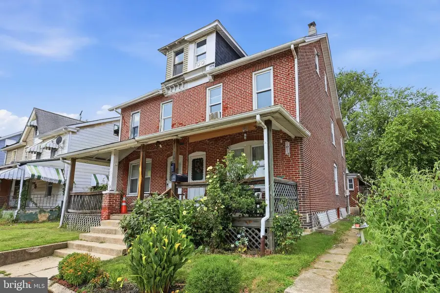 631 E Chestnut St, Coatesville, PA 19320 - #2