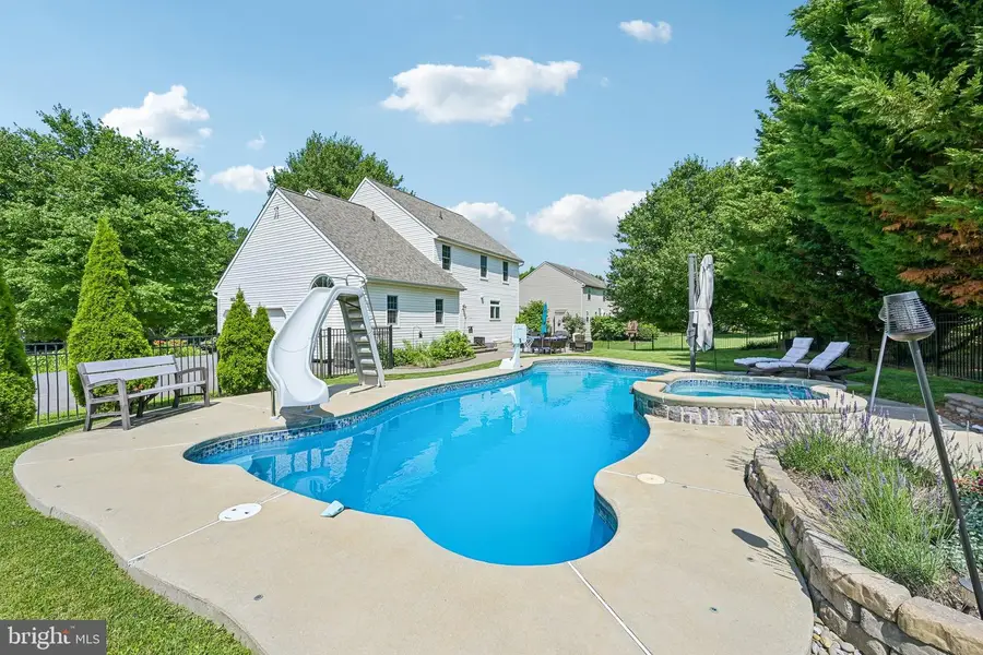 819 Edna Jane Ln, West Grove, PA 19390 - #2