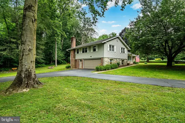 833 Hunt Club Ln, CHESTER SPRINGS, PA 19425