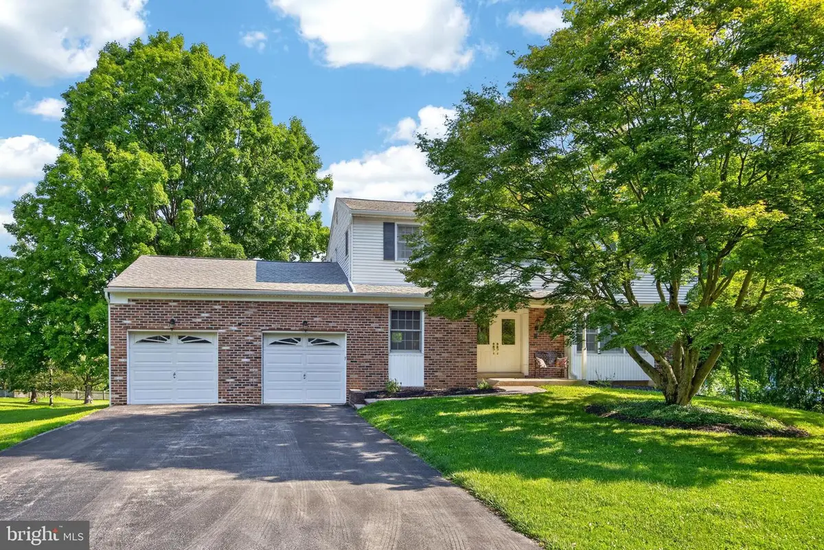 207 Allen Dr, Exton, PA 19341 - #1