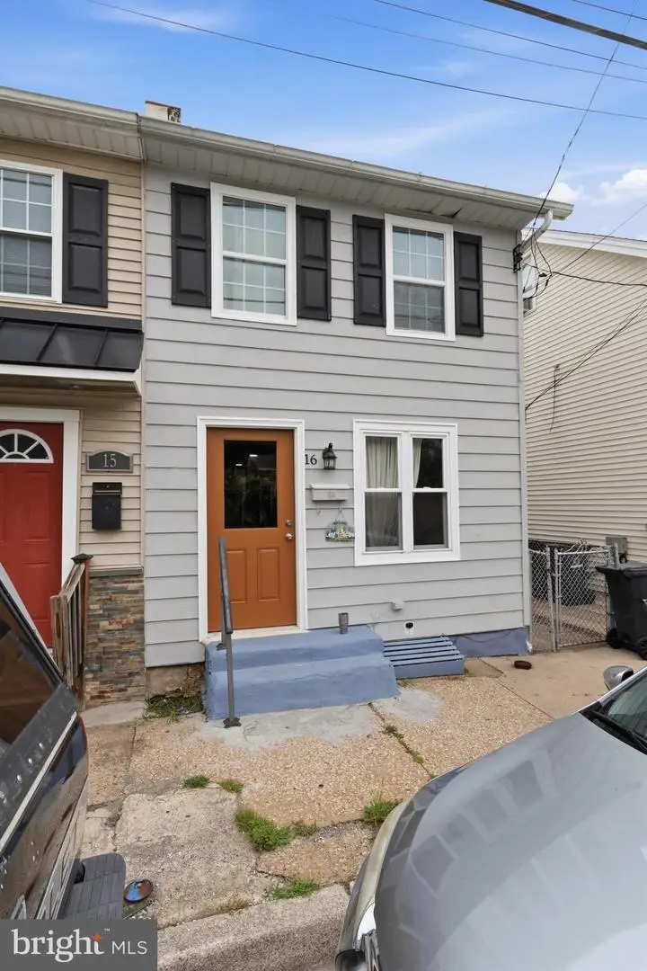 16 Morgan St, Phoenixville, PA 19460 - #1