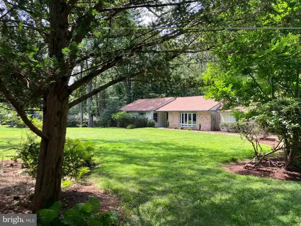 14 Laurel Cir, MALVERN, PA 19355