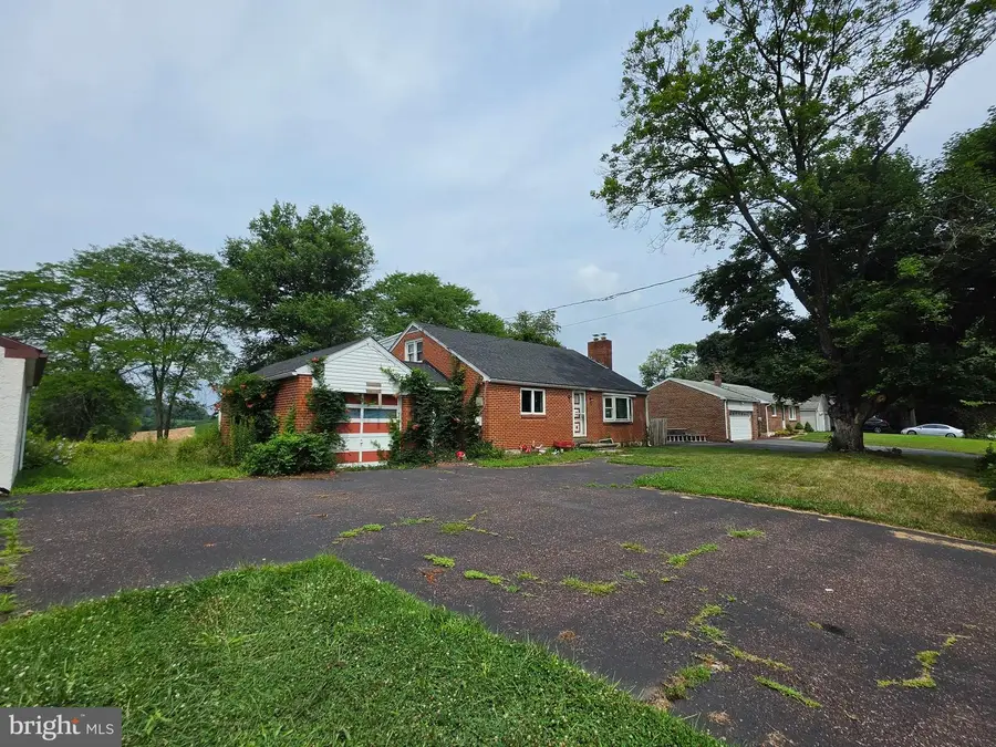 1005 Laurelwood Rd, Pottstown, PA 19465 - #2