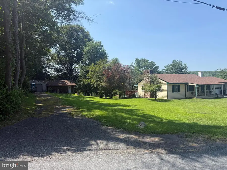 209 Hill Rd, Elverson, PA 19520 - #2