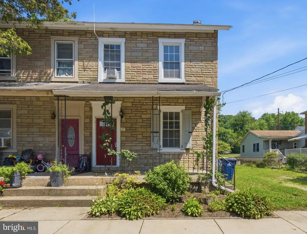 27 Spruce St, Pomeroy, PA 19367 - #1