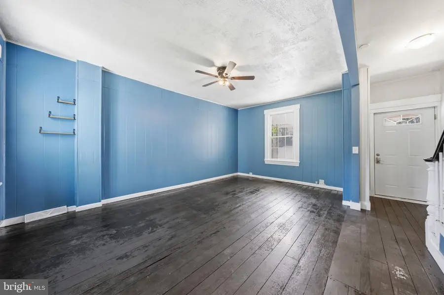 27 Spruce St, Pomeroy, PA 19367 - #2
