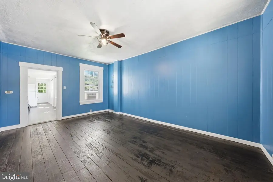 27 Spruce St, Pomeroy, PA 19367 - #3