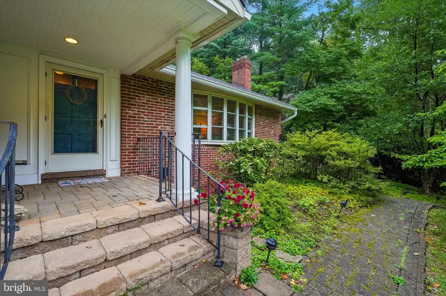 726 Old State Rd, Berwyn, PA 19312 - #3