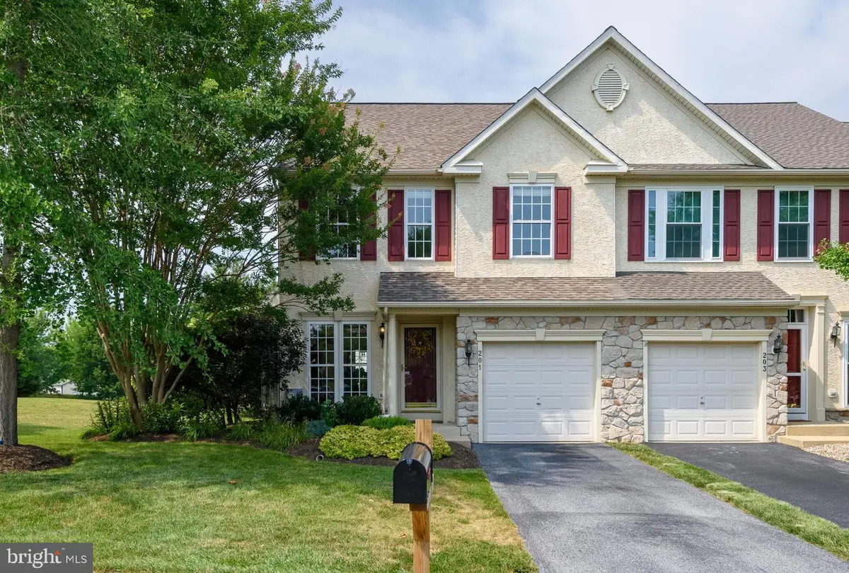 201 Turnbridge Ct, Avondale, PA 19311 - #1