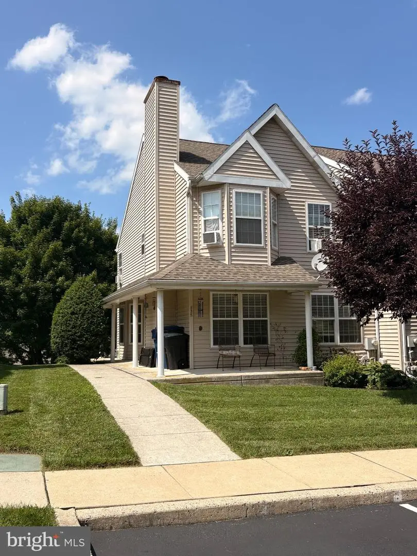 135 Peters Ct, Coatesville, PA 19320 - #1