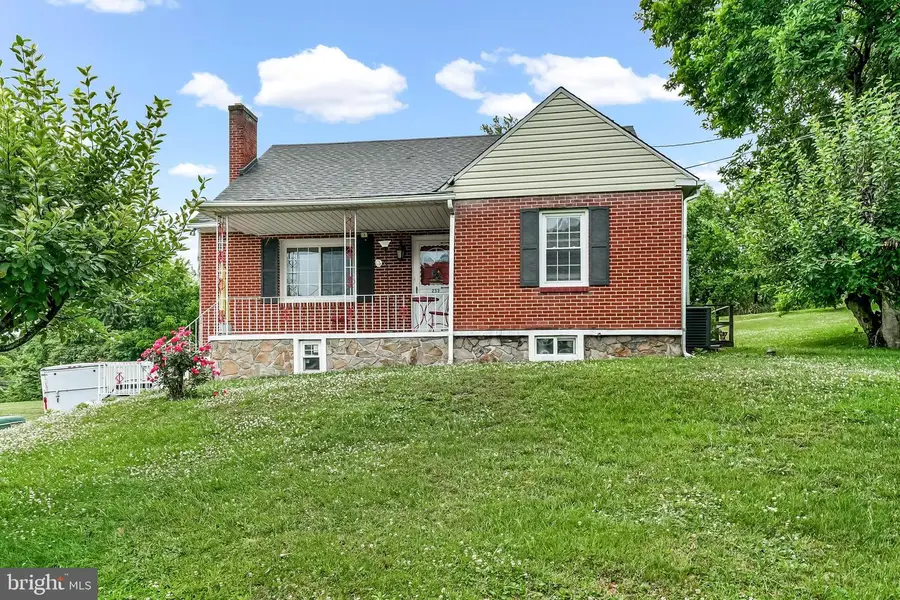 253 N Guernsey Rd, West Grove, PA 19390 - #2