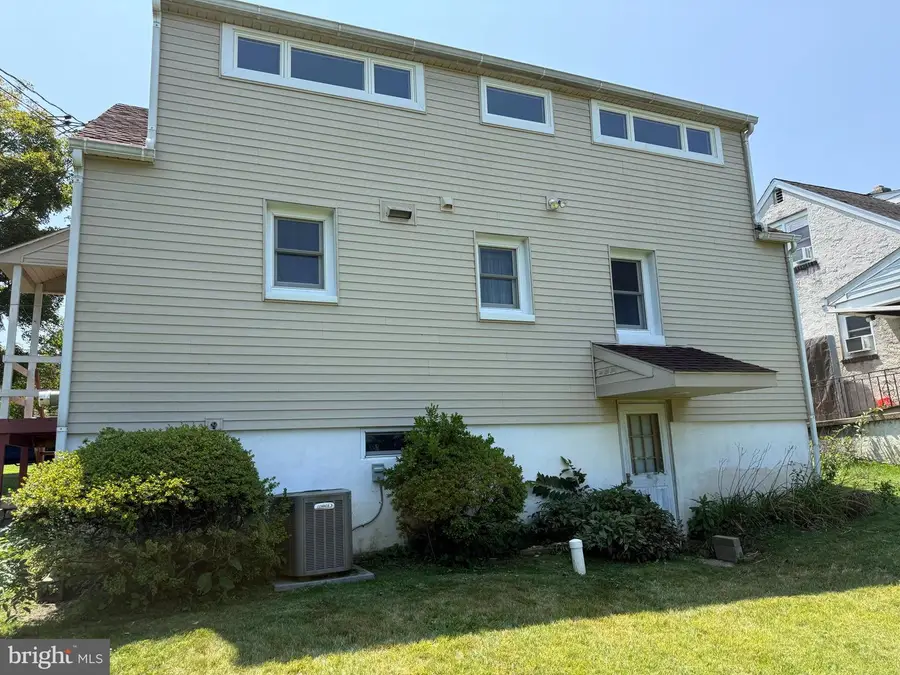1511 Stirling St, Coatesville, PA 19320 - #3