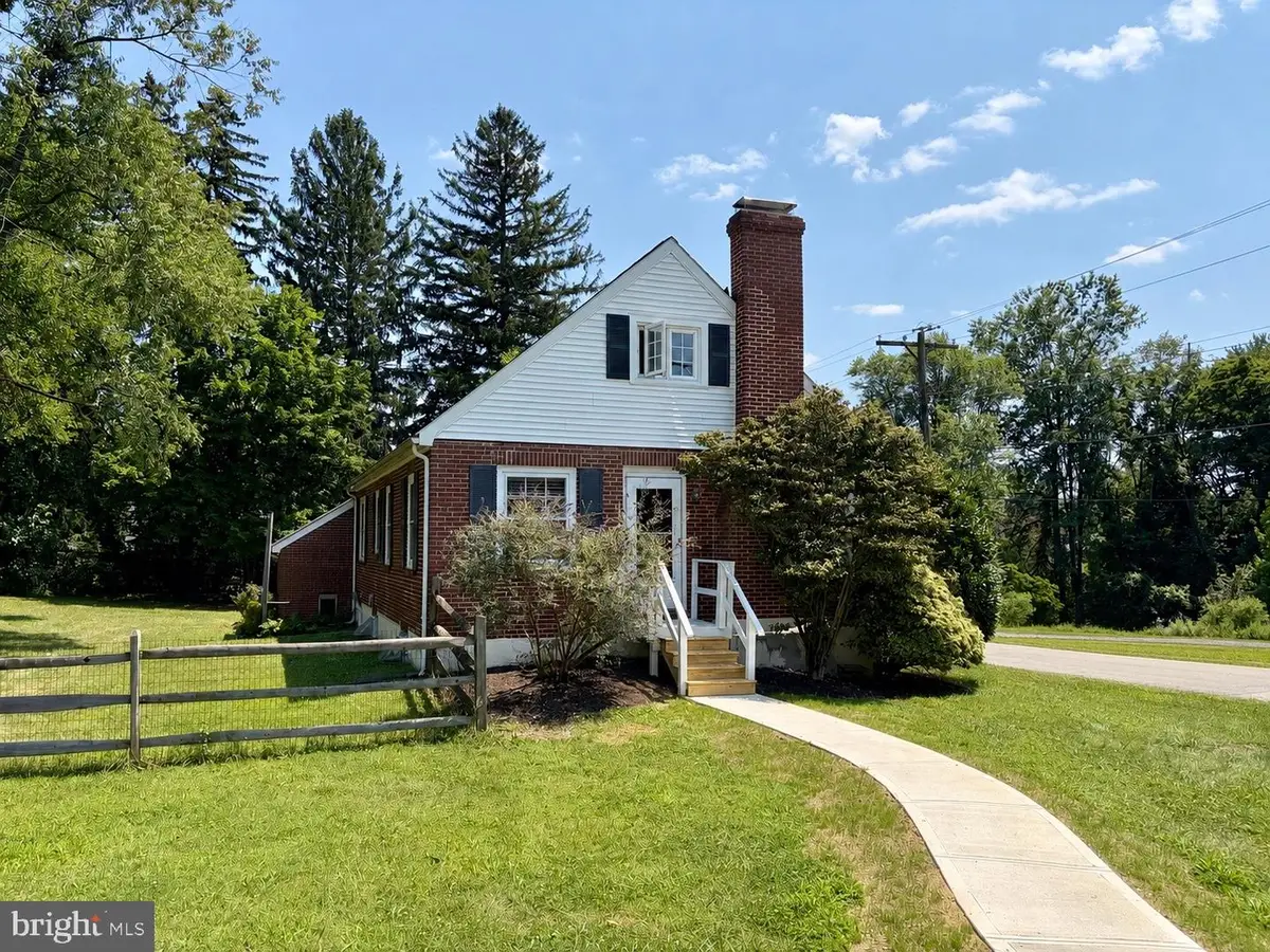 223 Carolina Ave, Phoenixville, PA 19460 - #1