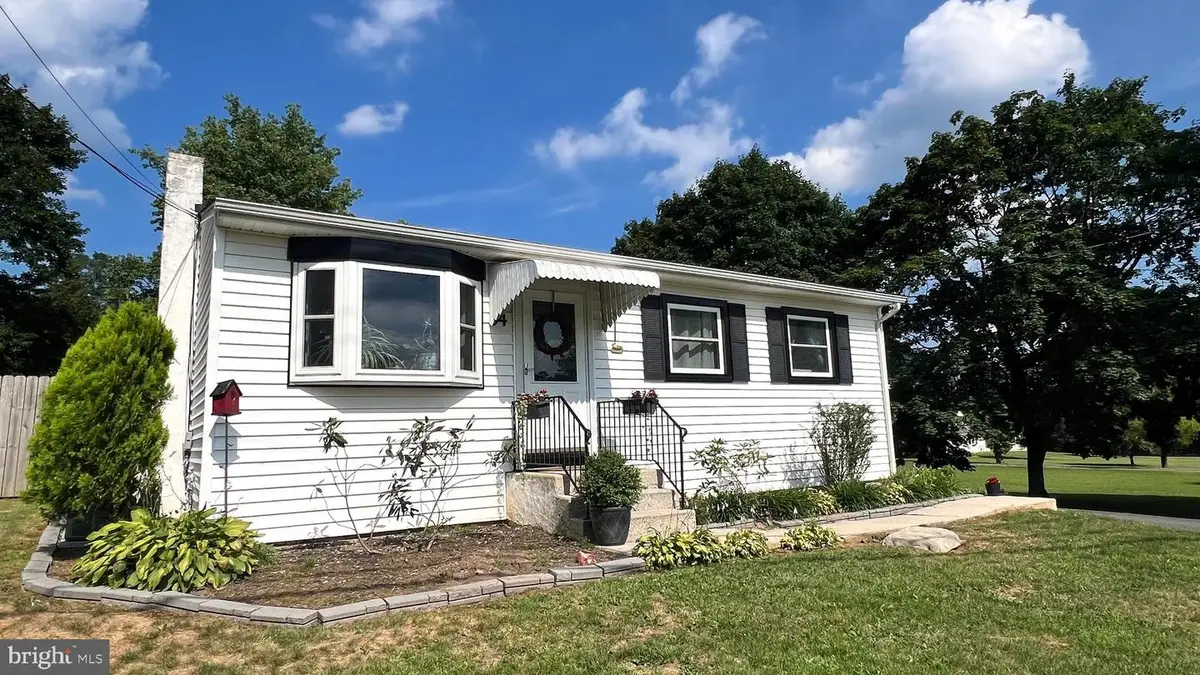54 Morningside Rd, Elverson, PA 19520 - #1