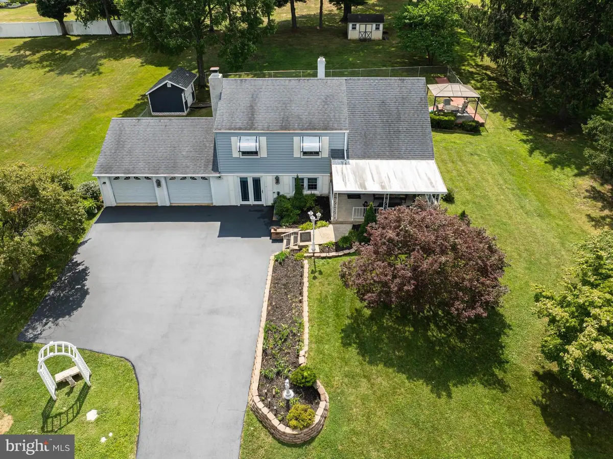 39 Rossiter Ave, Phoenixville, PA 19460 - #1