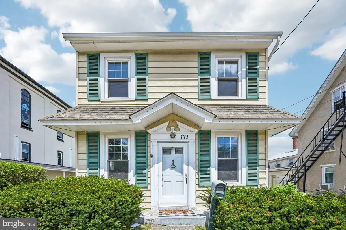 171 Chestnut St, Spring City, PA 19475 - #1