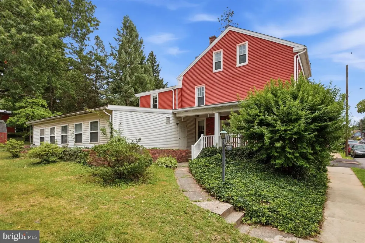 250 New St, Spring City, PA 19475 - #1
